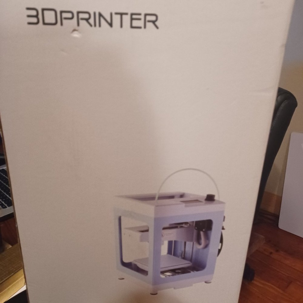 Desktop 3D printer--- Never Used- includes 100s of designs